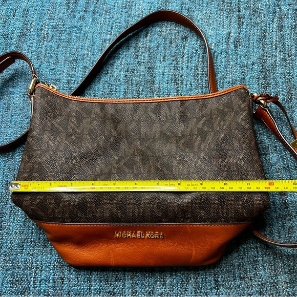 Michael Kors Bedford Monogram Messenger Crossbody Bag in Brown - Picture 10 of 12